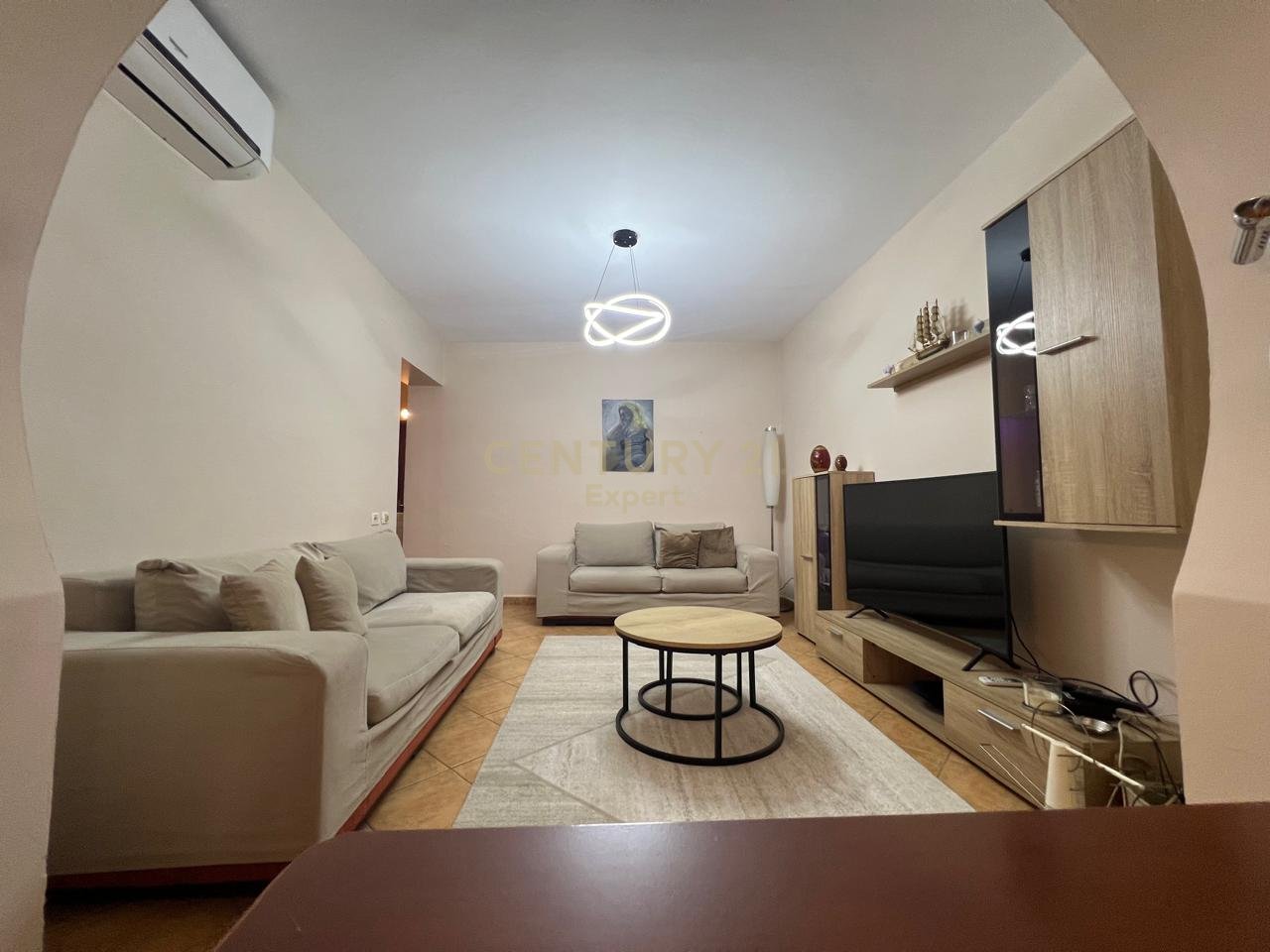 Apartament 2+1 Me Qira në Myslym Shyri, Tiranë – 700€ | 72 m²