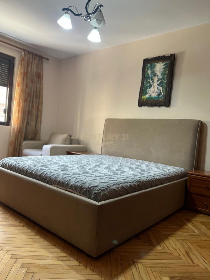 Apartament 2+1 Me Qira në Myslym Shyri, Tiranë – 700€ | 72 m²