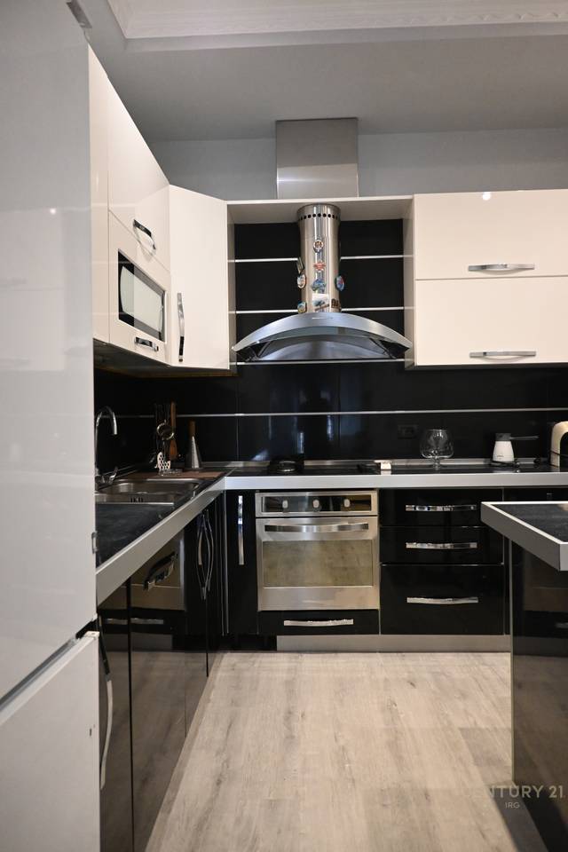 Appartamento 3+1 in affitto nel Complesso Delijorgji, Tirana