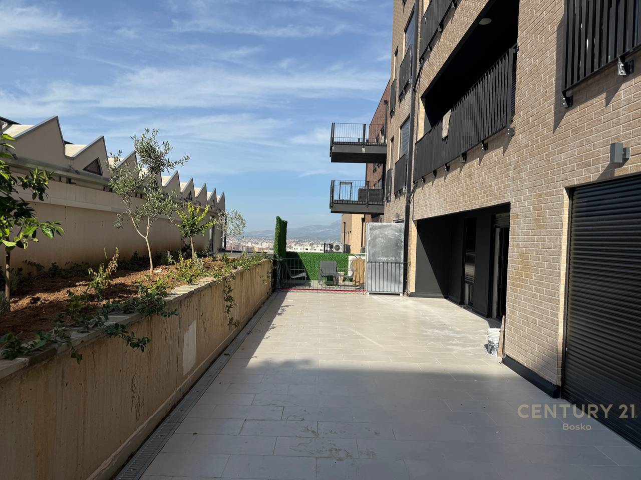 APARTMENT 3+1 FOR SALE WITH SUPER TERRACE IN KODRA E DIELLIT 2