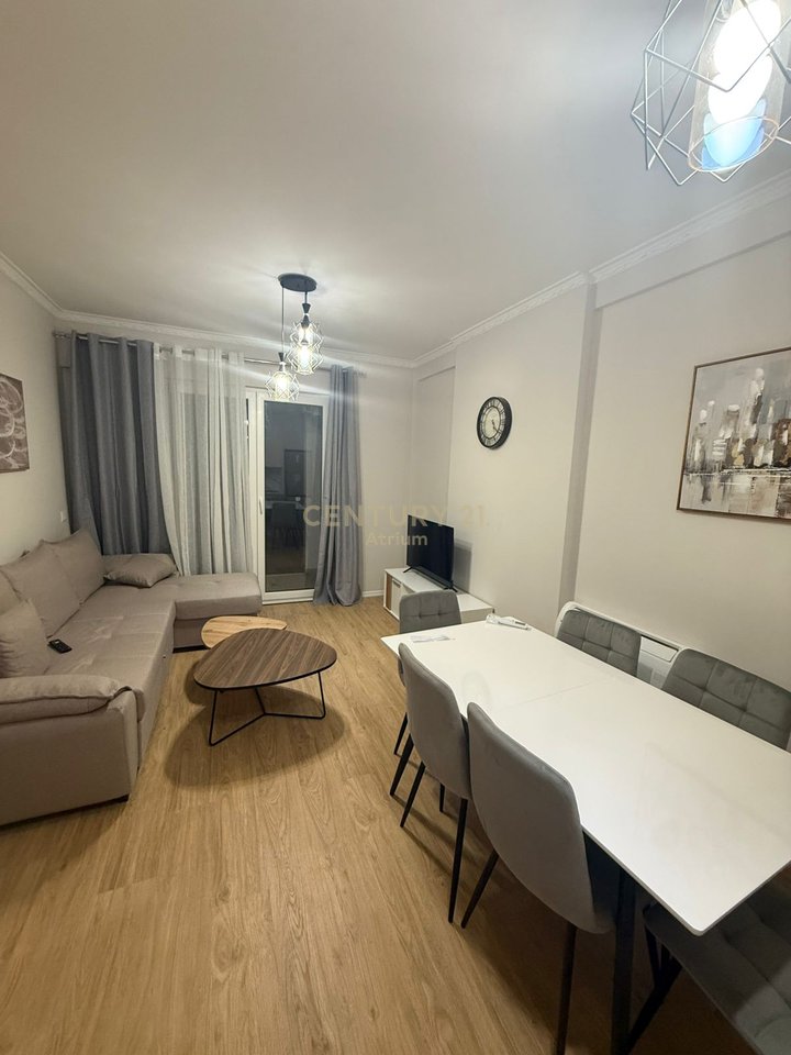 JEPET APARTAMENT 2+1 ME QIRA TEK (KOMPLEKSI MOLLA) NE ASTIR!