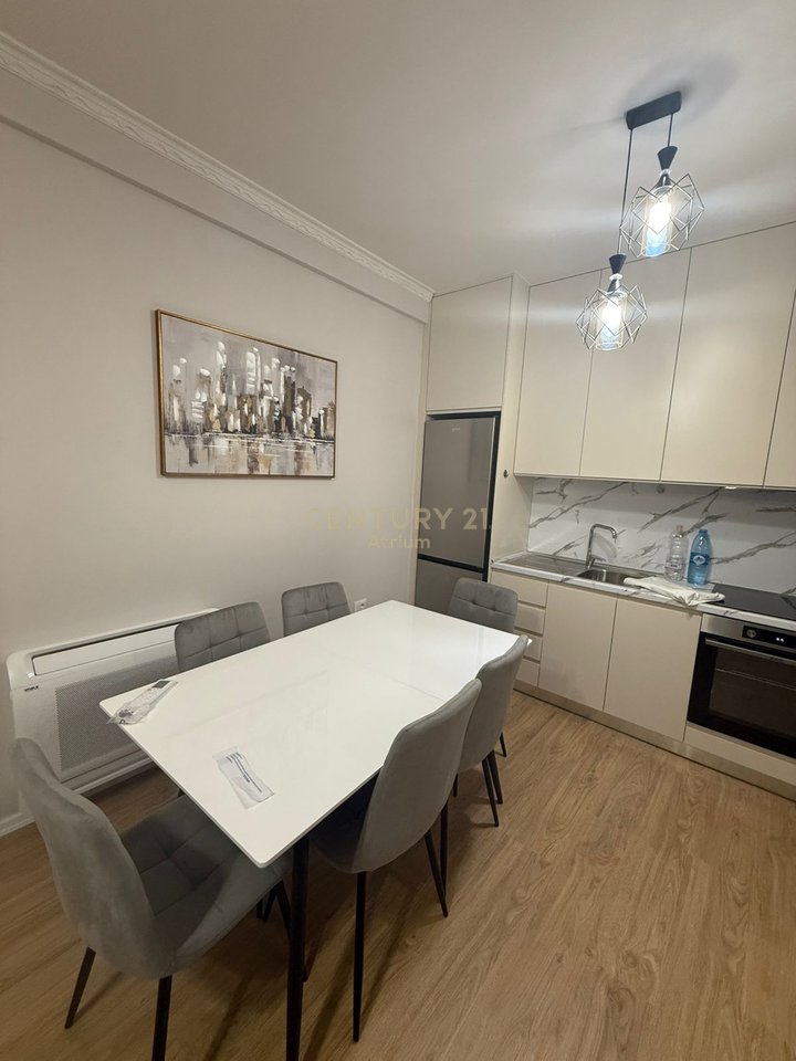 JEPET APARTAMENT 2+1 ME QIRA TEK (KOMPLEKSI MOLLA) NE ASTIR!