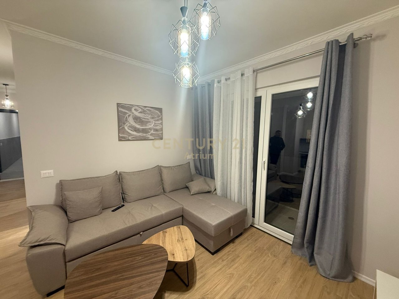 JEPET APARTAMENT 2+1 ME QIRA TEK (KOMPLEKSI MOLLA) NE ASTIR!