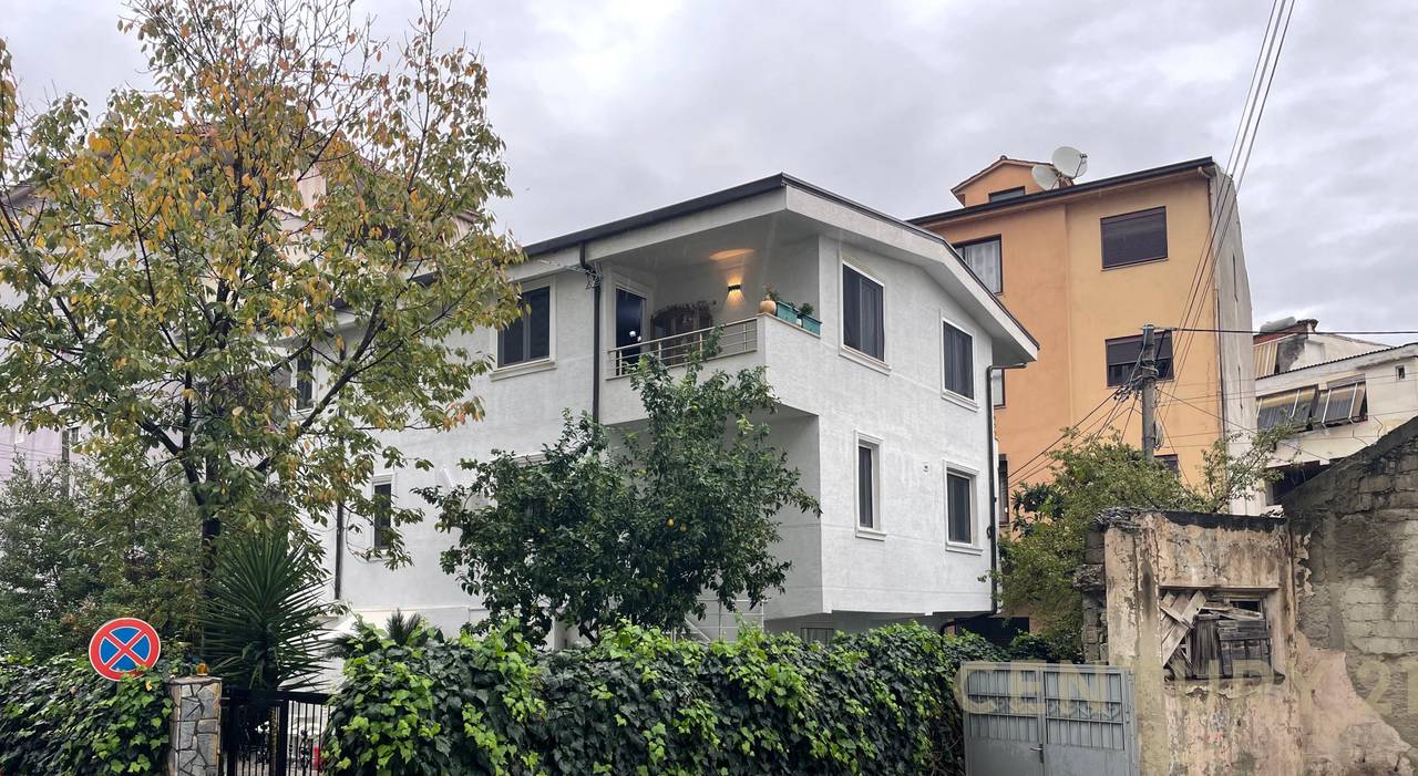 VILE PER QIRA PRANE RR. MUHAMET GJOLLESHA!