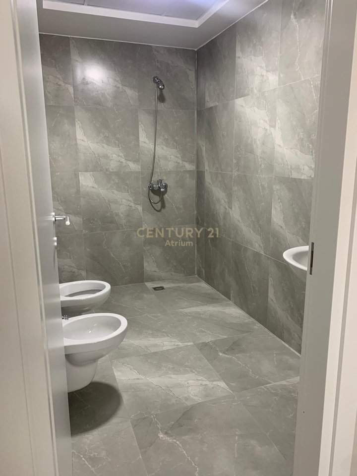 JEPET APARTAMENT 2+1 + POST PARKIMI ME QIRA TEK FIORI DI BOSCO !