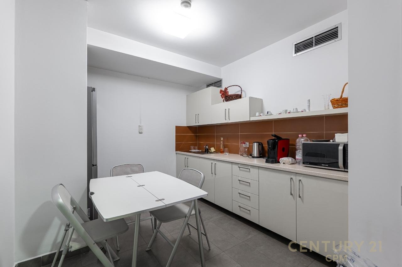 OFFICE FOR SALE ON NDRE MJEDA STREET!