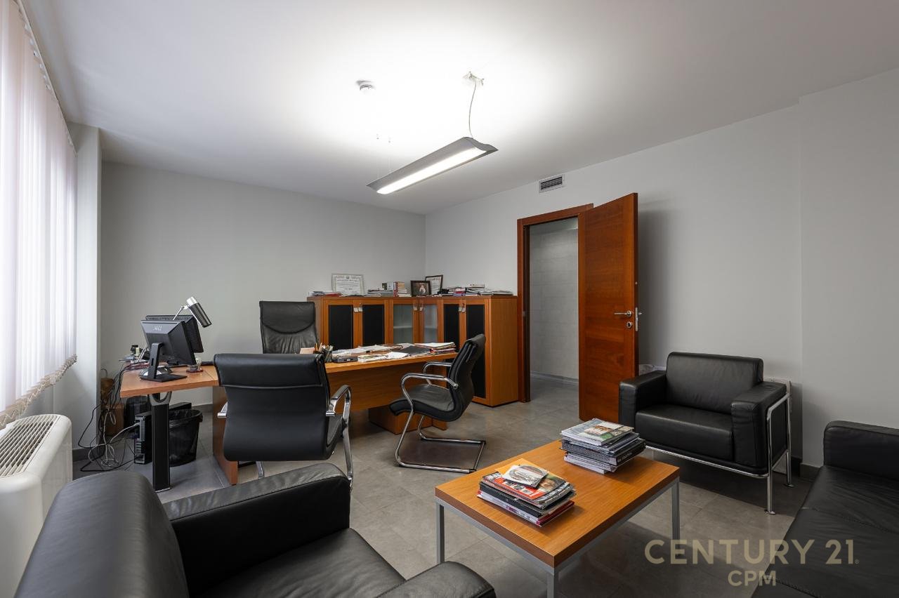 OFFICE FOR SALE ON NDRE MJEDA STREET!