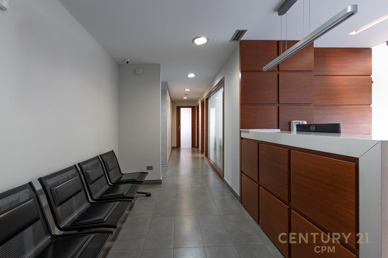 OFFICE FOR SALE ON NDRE MJEDA STREET!