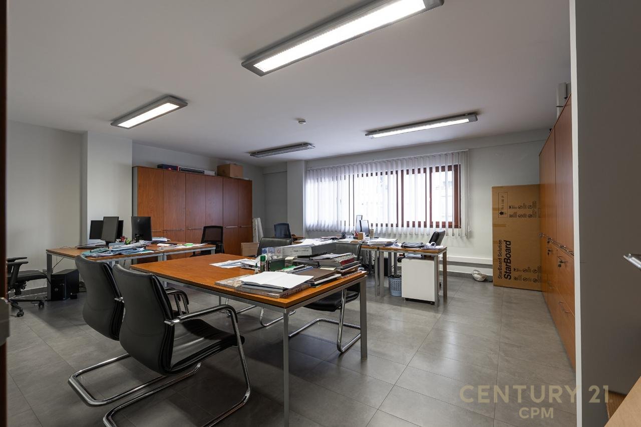 OFFICE FOR SALE ON NDRE MJEDA STREET!