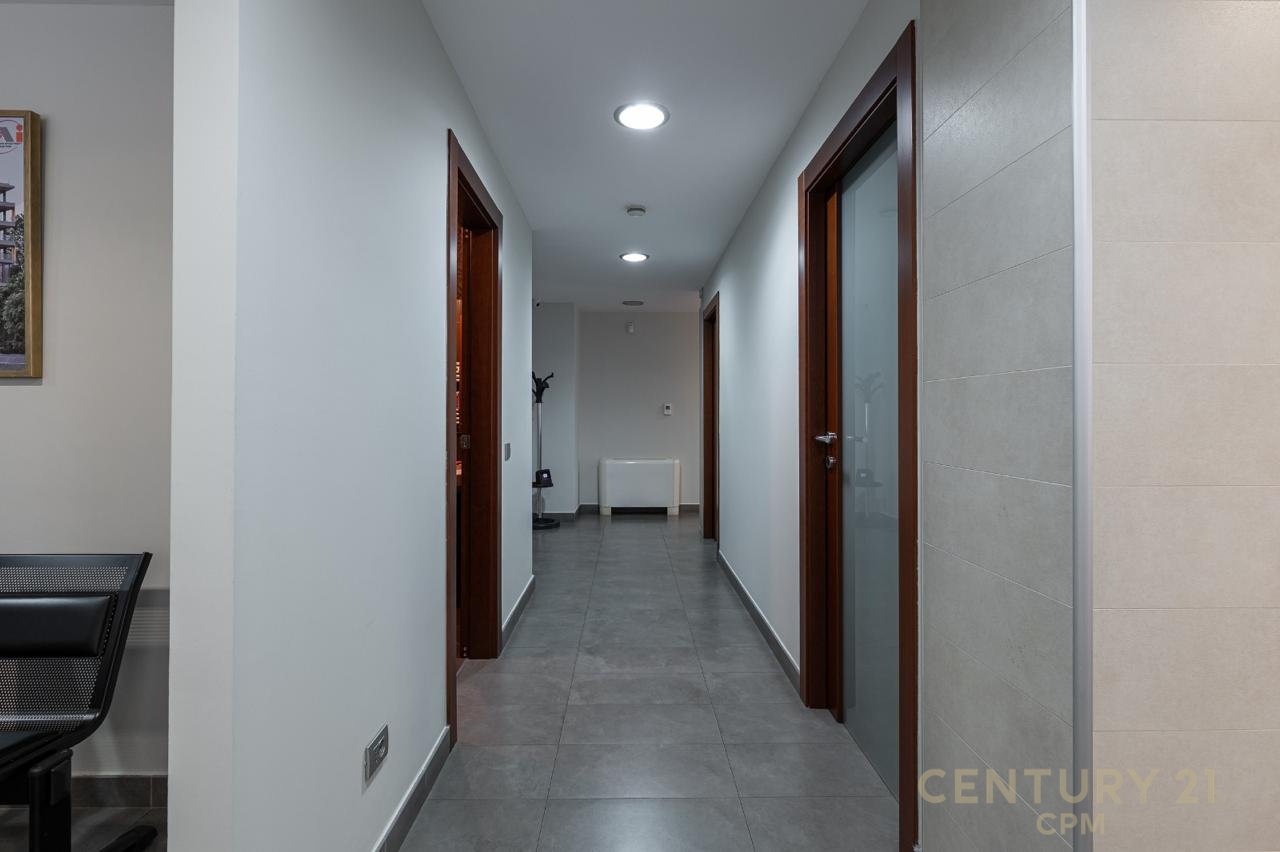 OFFICE FOR SALE ON NDRE MJEDA STREET!