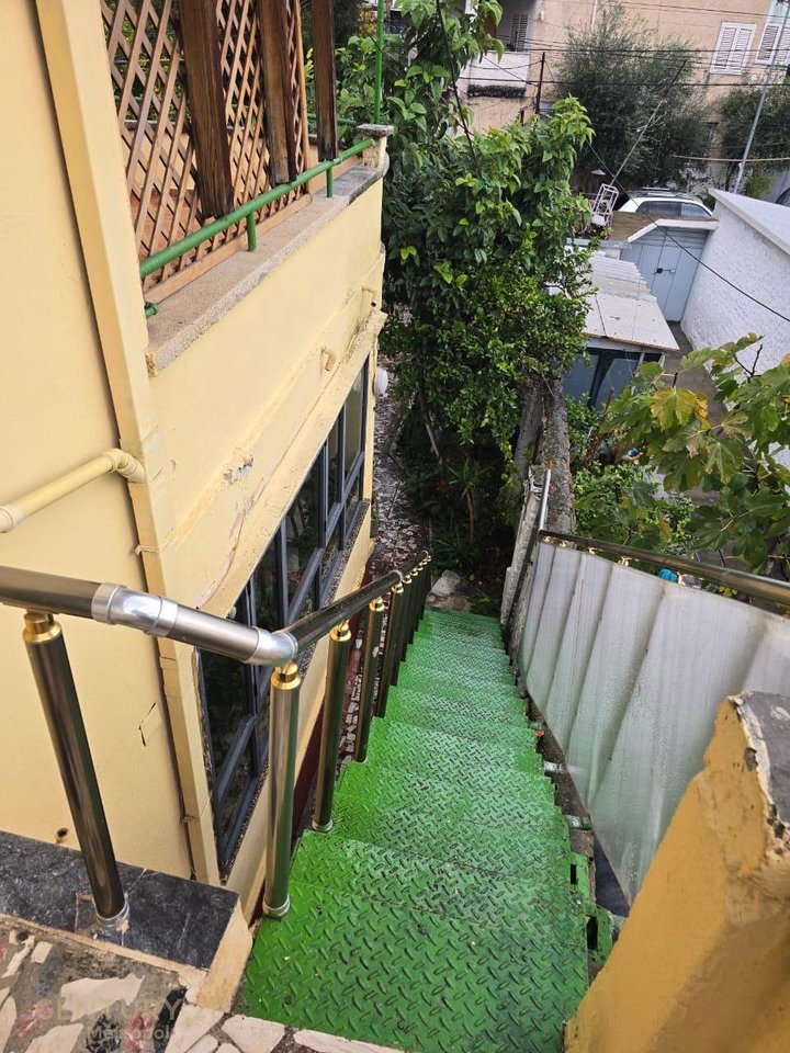 Jepet me qira kati i dytë i një vile, 2+1 – Pas Shkollës së Kuqe