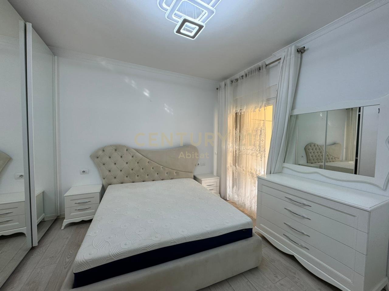 SUPER APARTAMENT 2+1+2+3 BALLKONE+ 2 Poste PARKIMI PER SHITJE