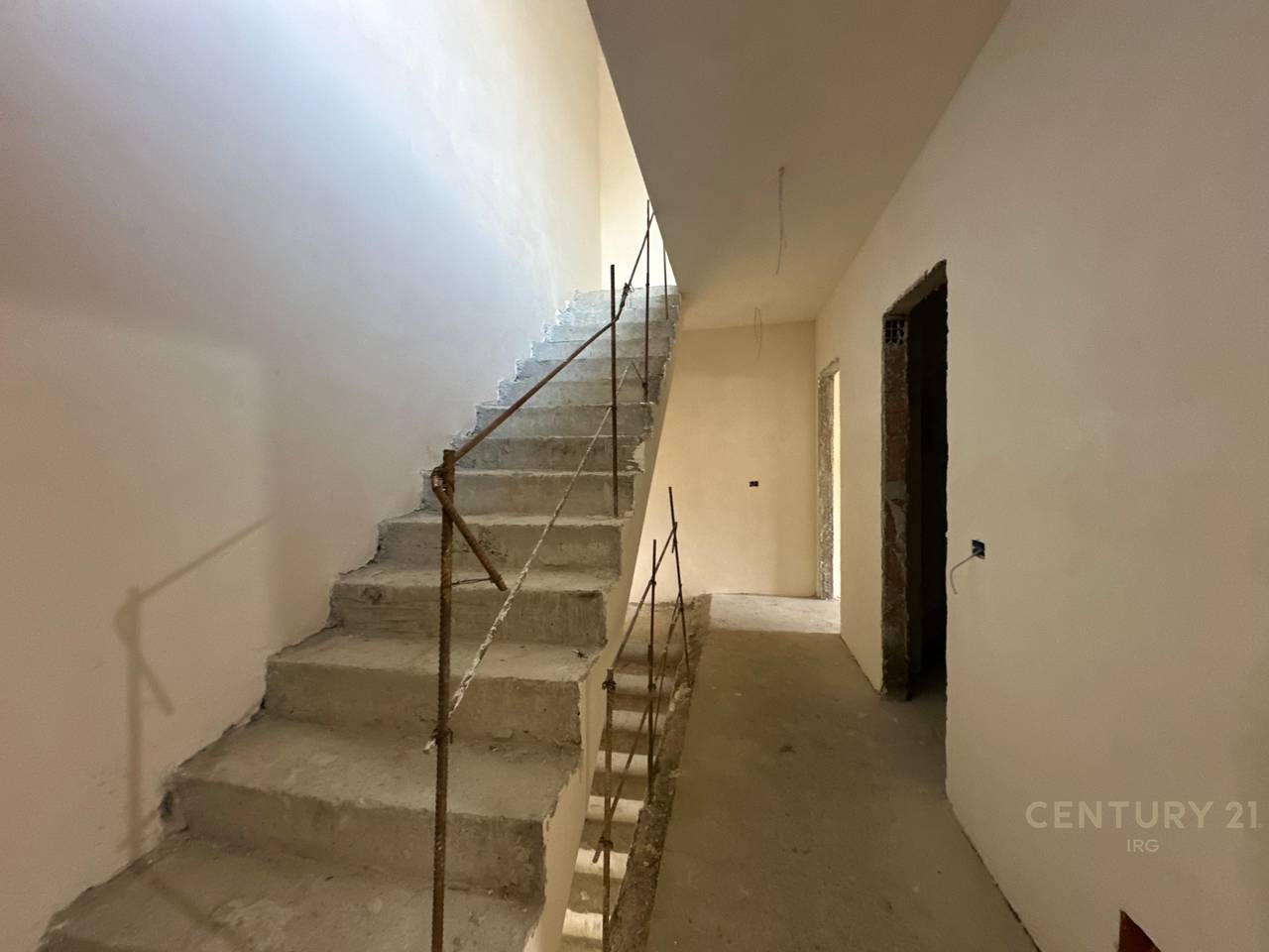 Vieni alla piscina della Residenza Swan Lake!