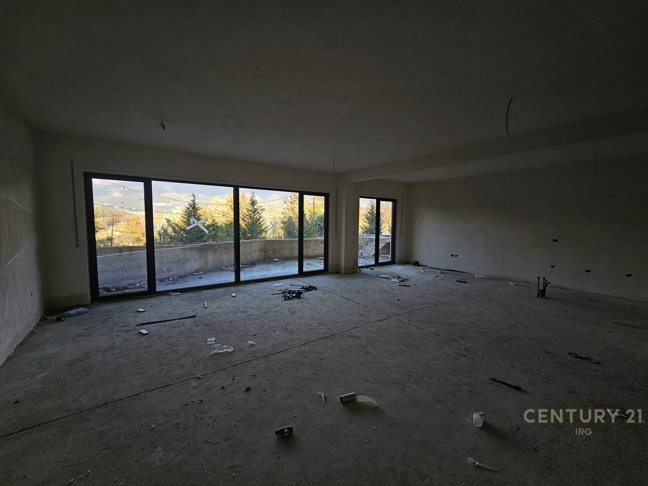 Vieni alla piscina della Swan Lake Residence!