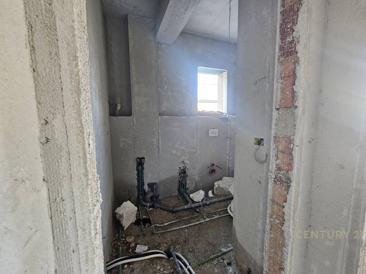 Duplex with courtyard in Swan Lake Residence!