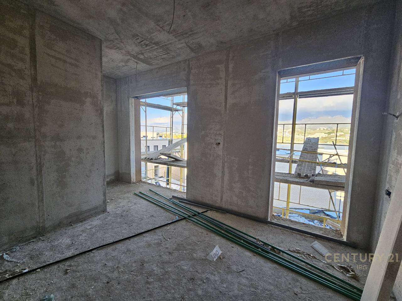 Duplex with courtyard in Swan Lake Residence!