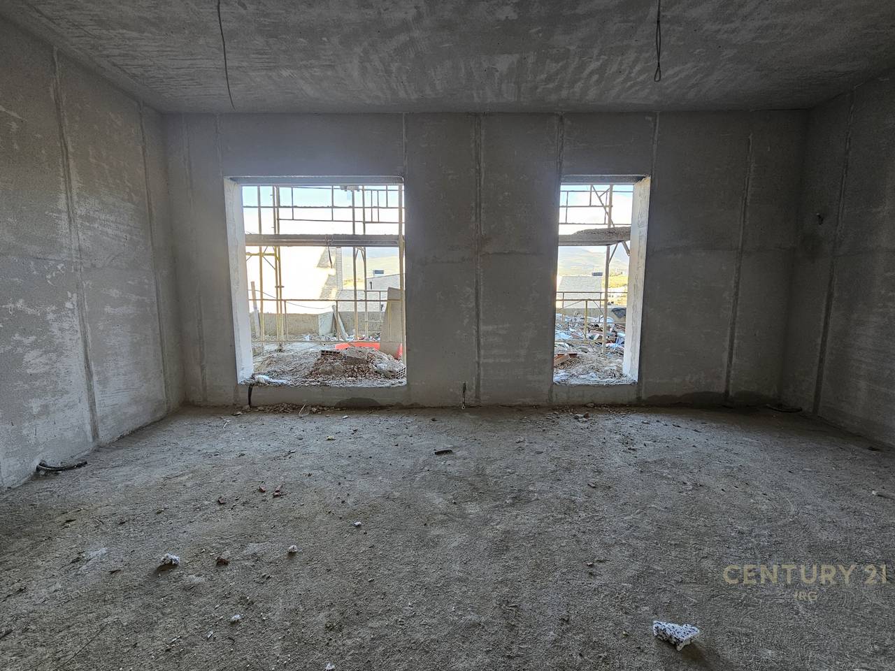 Duplex with courtyard in Swan Lake Residence!