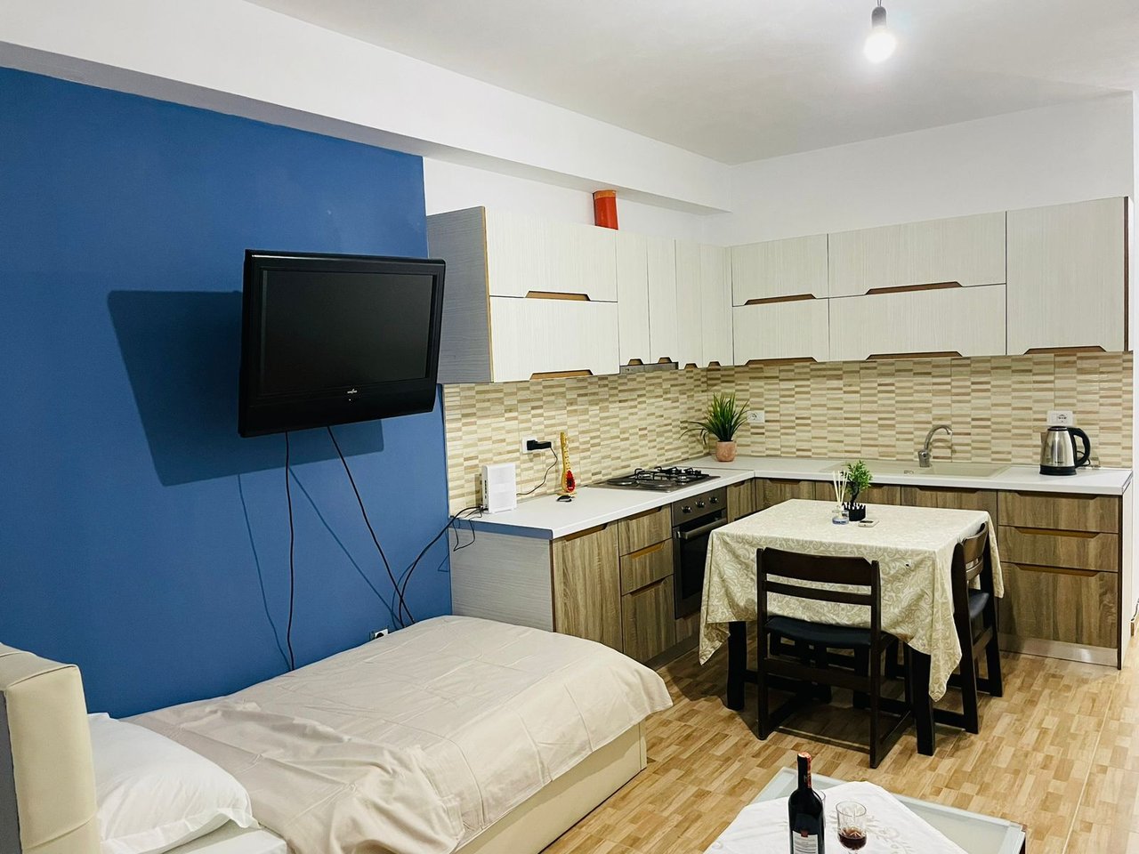 APARTAMENT 1+1 PER QIRA,NE LUNGOMARE!