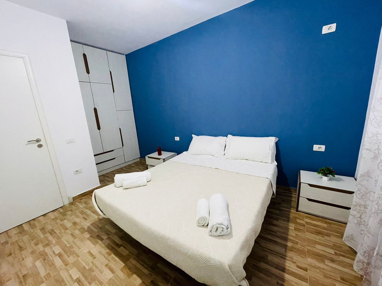 APARTAMENT 1+1 PER QIRA,NE LUNGOMARE!