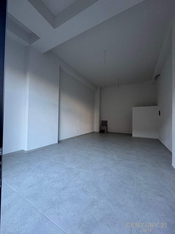 DYQAN BUZE RRUGE PER QIRA PERBALL AMERIKAN 3