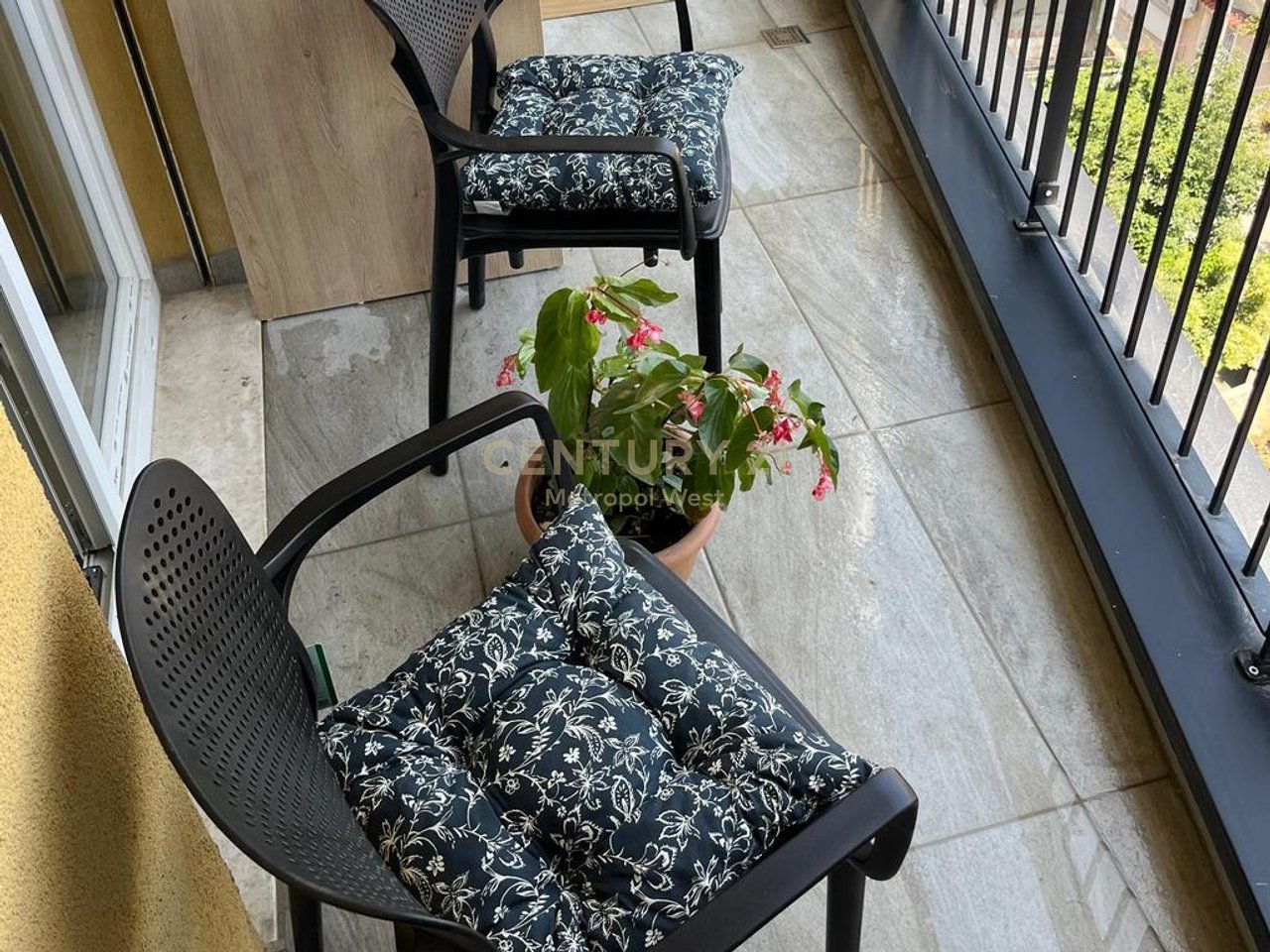 Apartament 1+1 me Qira –  Ish Tregu Elektrik, Tiranë