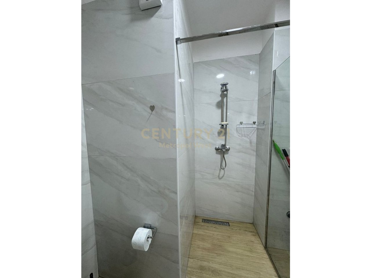 Apartament 1+1 me Qira –  Ish Tregu Elektrik, Tiranë