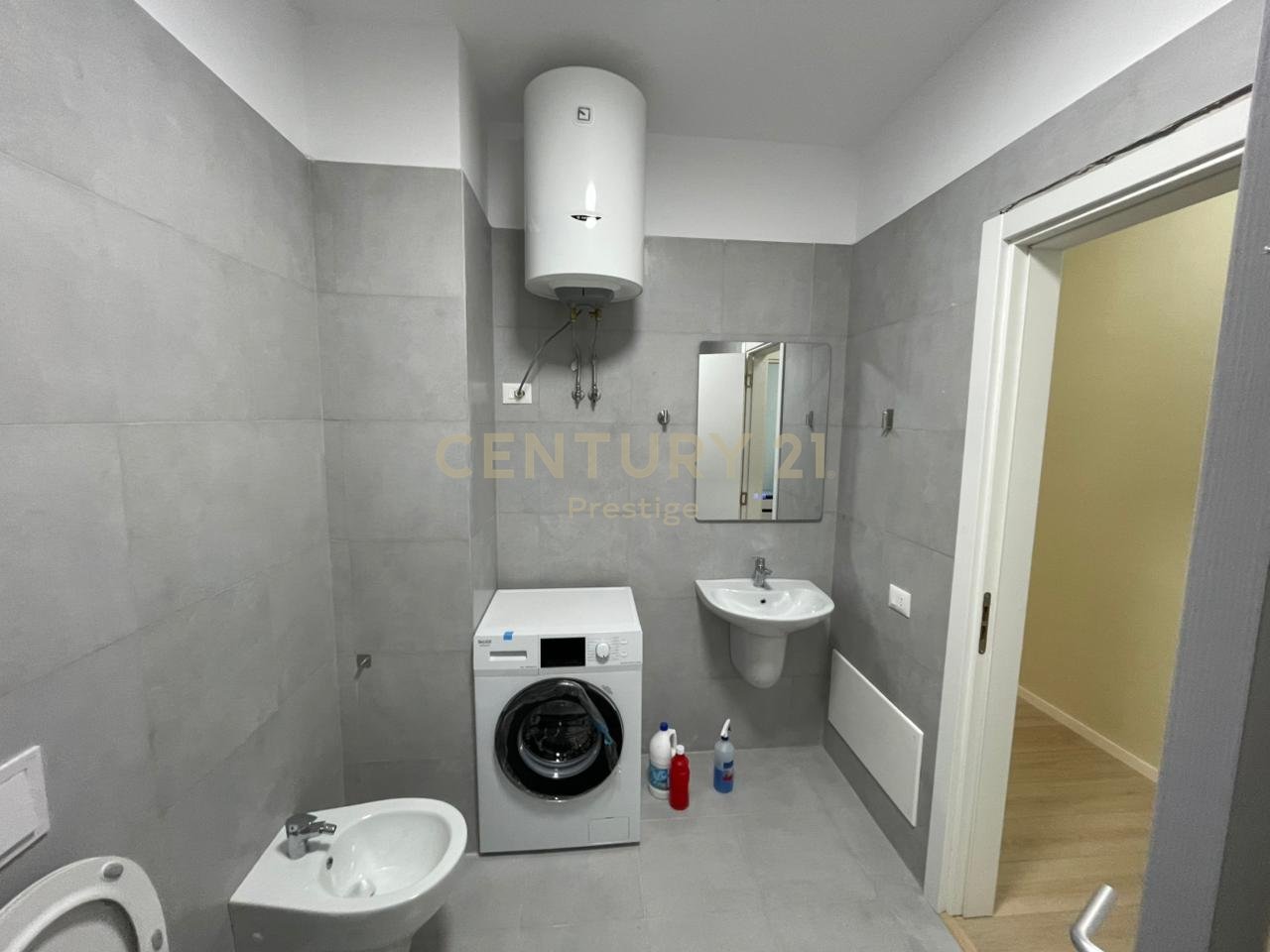 APARTAMENT 2+1+2+ POST PARKIMI ME QIRA, LIQENI I THATE, TIRANE!