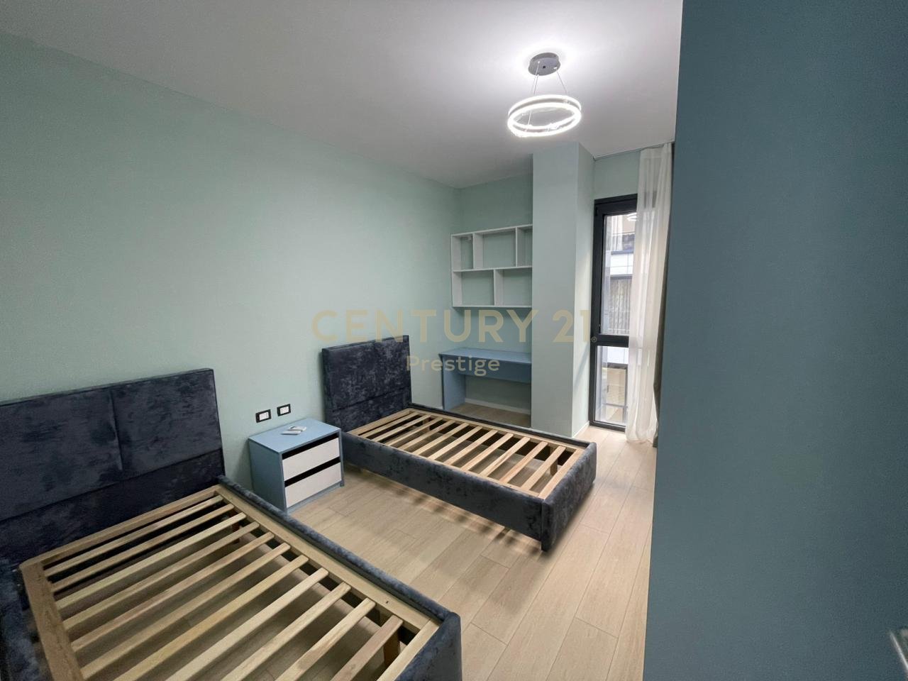 APARTAMENT 2+1+2+ POST PARKIMI ME QIRA, LIQENI I THATE, TIRANE!