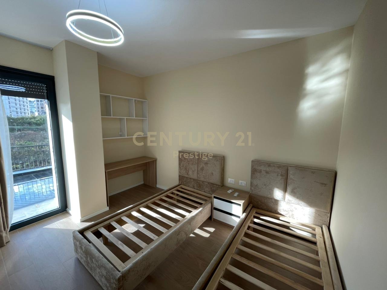 APARTAMENT 2+1+2+ POST PARKIMI ME QIRA, LIQENI I THATE, TIRANE!