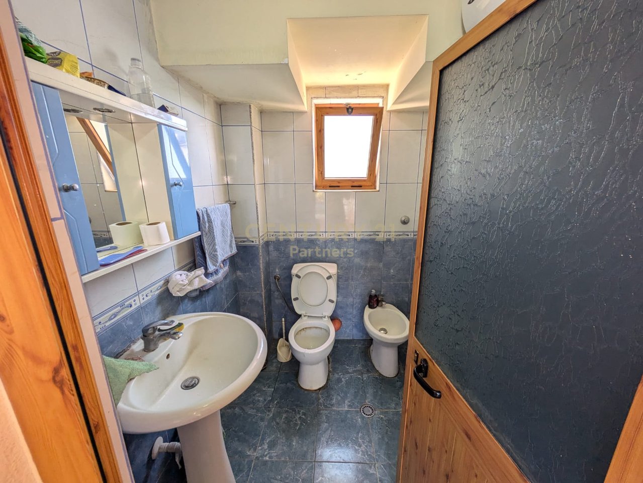 THREE-STOREY PRIVATE HOUSE FOR SALE IN LAPRAKE!