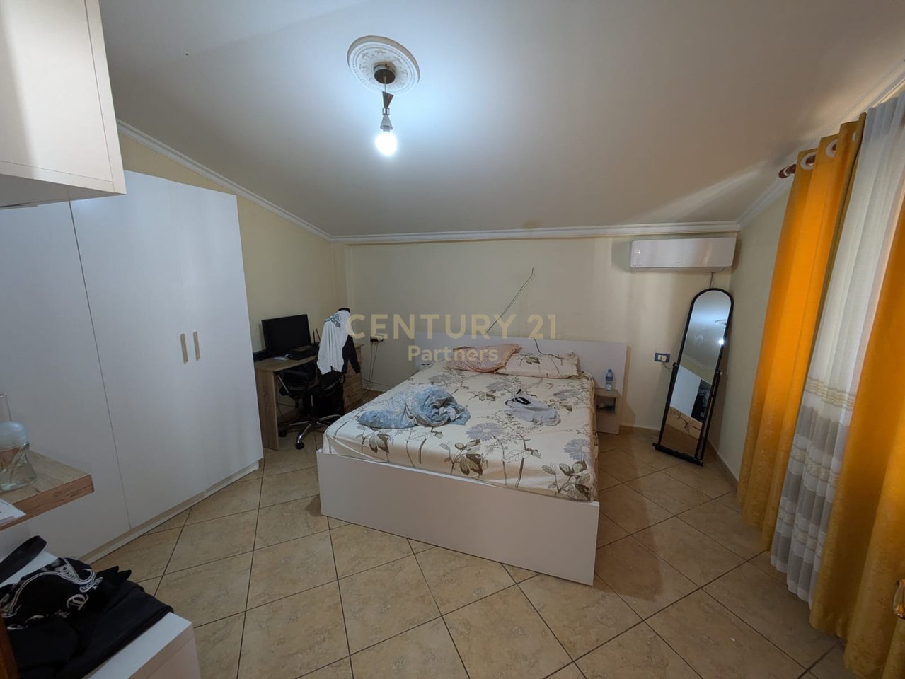 THREE-STOREY PRIVATE HOUSE FOR SALE IN LAPRAKE!