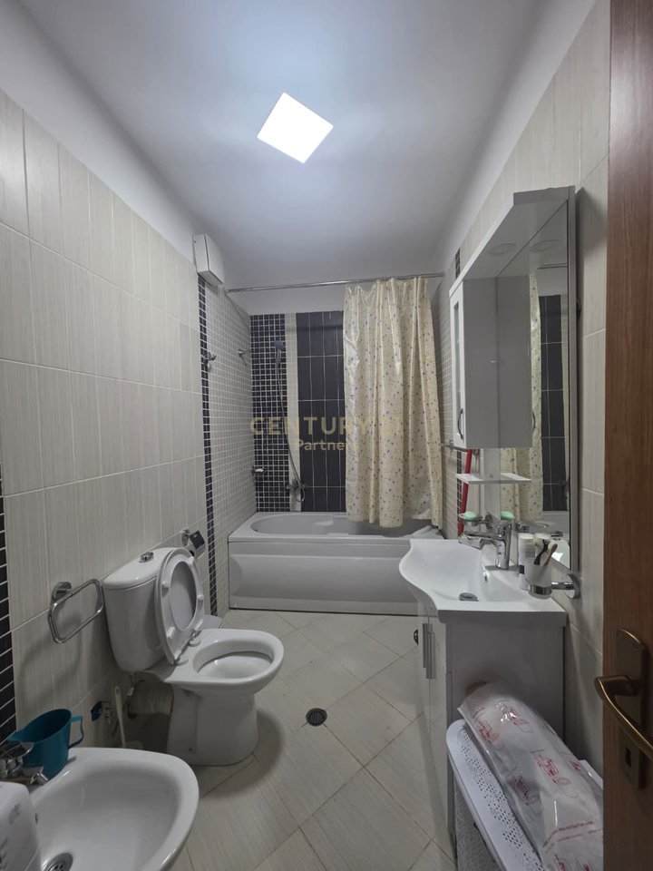 SHESIM APARTAMENT  1+1+ VEND PARKIMI PRANE GRAND BLUE FAFA -GOLEM
VIJE E PARE ME DETIN