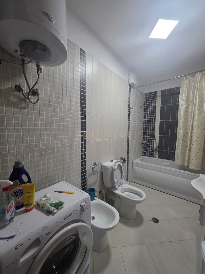 SHESIM APARTAMENT  1+1+ VEND PARKIMI PRANE GRAND BLUE FAFA -GOLEM
VIJE E PARE ME DETIN