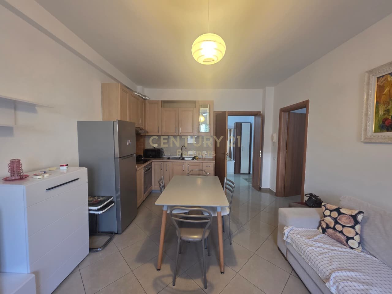 SHESIM APARTAMENT  1+1+ VEND PARKIMI PRANE GRAND BLUE FAFA -GOLEM
VIJE E PARE ME DETIN