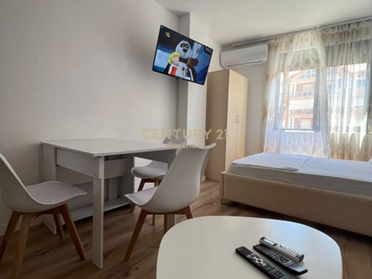 JAPIM ME QIRA GARSONIERE PRANE GRAND BLUE FAFA, GOLEM