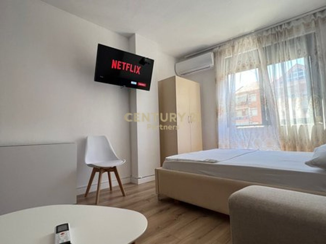 JAPIM ME QIRA GARSONIERE PRANE GRAND BLUE FAFA, GOLEM