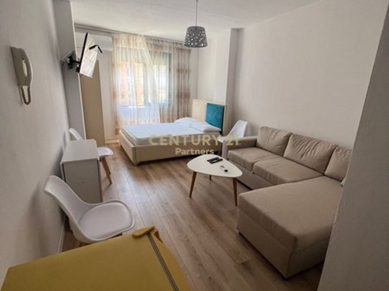 JAPIM ME QIRA GARSONIERE PRANE GRAND BLUE FAFA, GOLEM