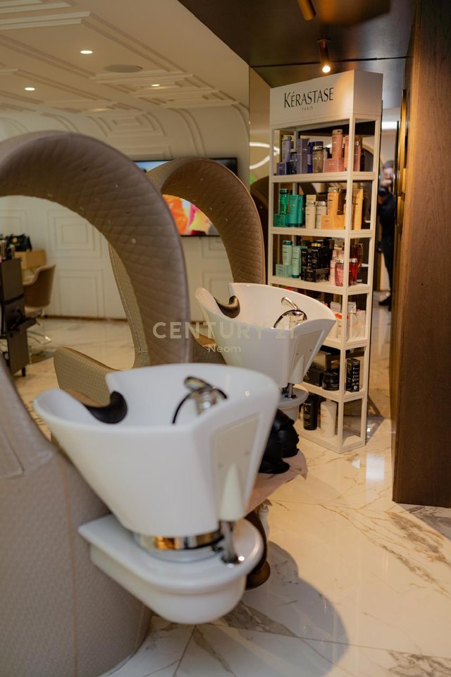 Attività in Vendita – Salone di Parrucchiere e Estetica