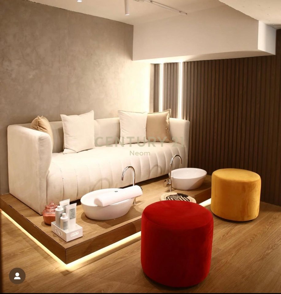 Attività in Vendita – Salone di Parrucchiere e Estetica