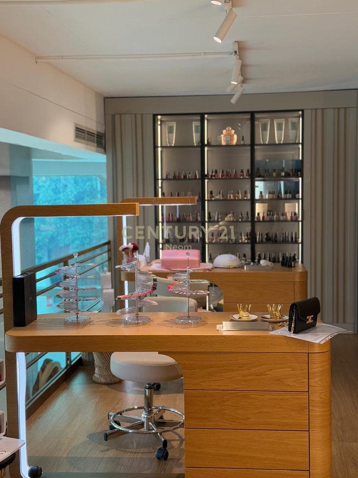 Attività in Vendita – Salone di Parrucchiere e Estetica