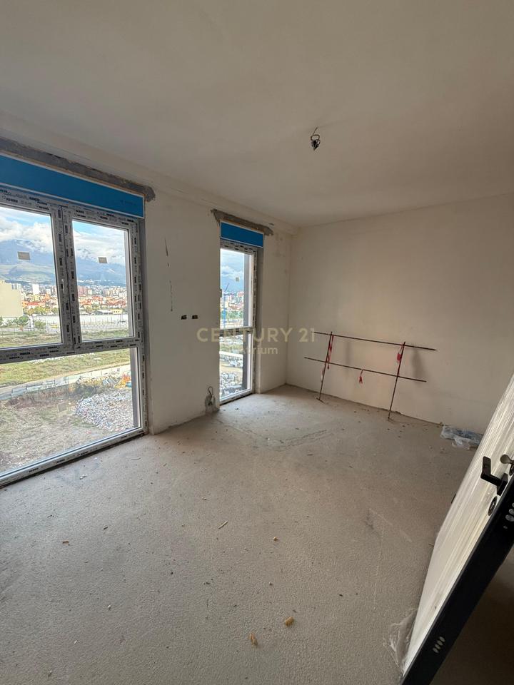 SHITET APARTAMENT 3+1+2 TEK KOMPLEKSI "ORBITAL 6" , BULEVARDI I RI !