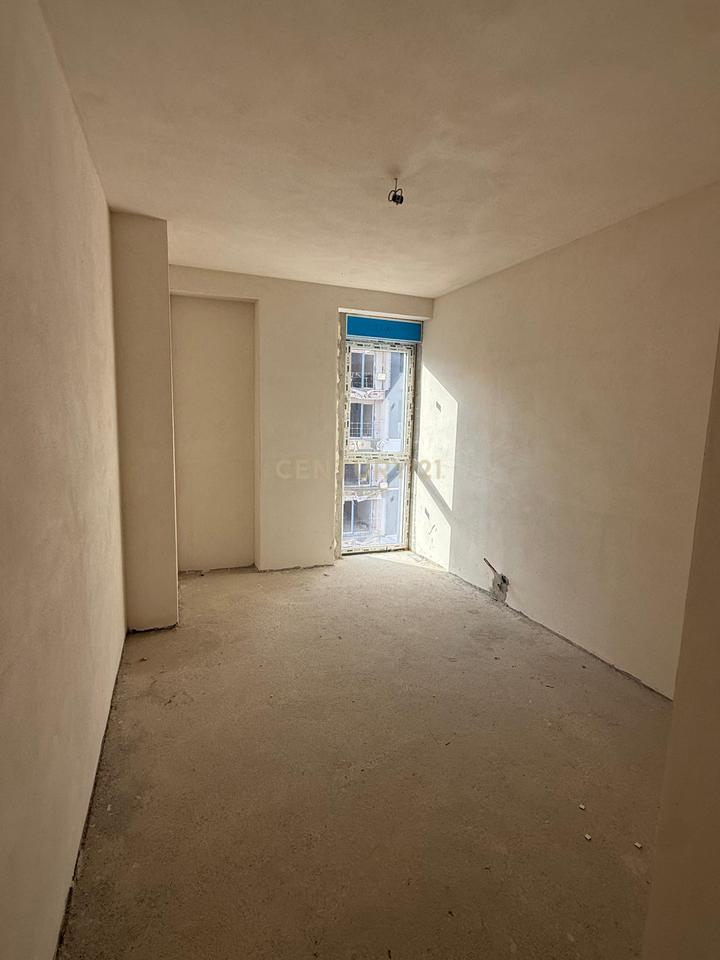 SHITET APARTAMENT 3+1+2 TEK KOMPLEKSI "ORBITAL 6" , BULEVARDI I RI !