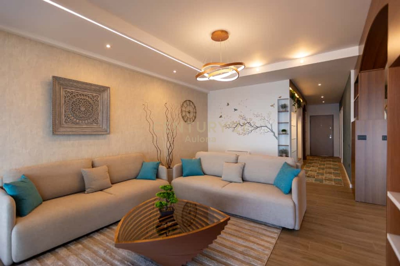 Apartament Ekskluziv në Vlorë: Një Shtëpi Ëndrrash me Tarrace Panoramike 120 m²