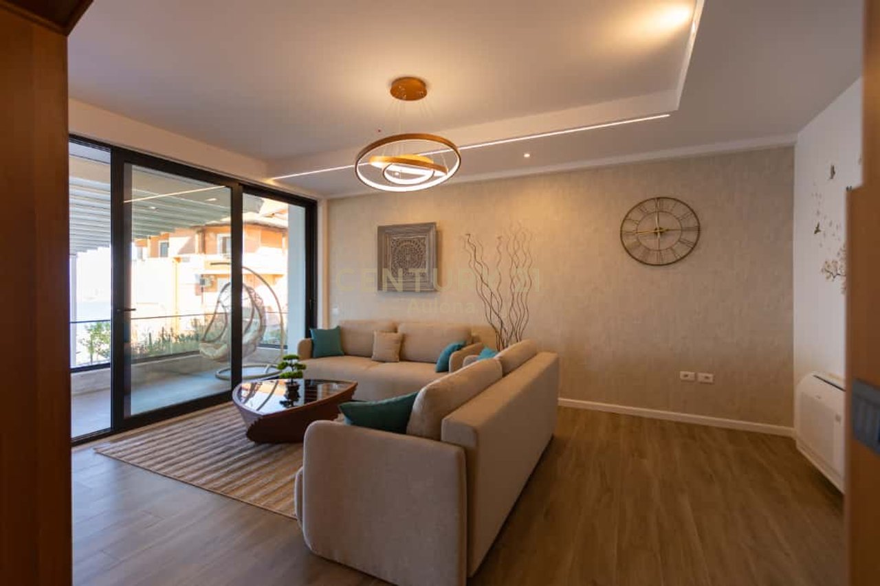 Apartament Ekskluziv në Vlorë: Një Shtëpi Ëndrrash me Tarrace Panoramike 120 m²