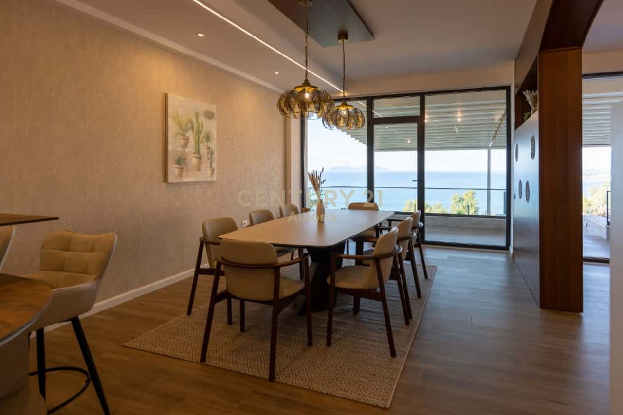 Apartament Ekskluziv në Vlorë: Një Shtëpi Ëndrrash me Tarrace Panoramike 120 m²
