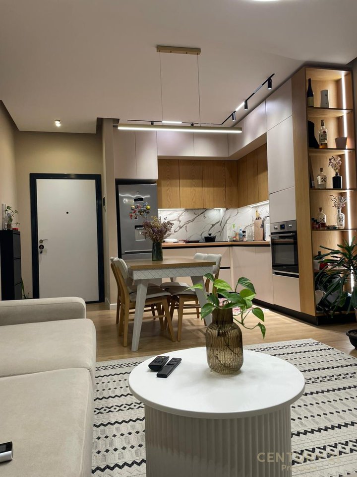 Jepet me qira apartament 1+1 me depo në Golden Park 3!