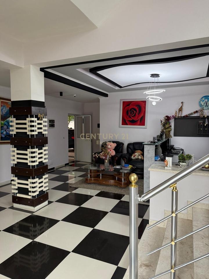 JAPIM ME QIRA HOTEL BAR RESTAURANT!