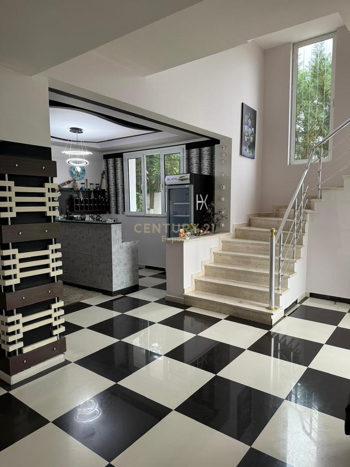 JAPIM ME QIRA HOTEL BAR RESTAURANT!