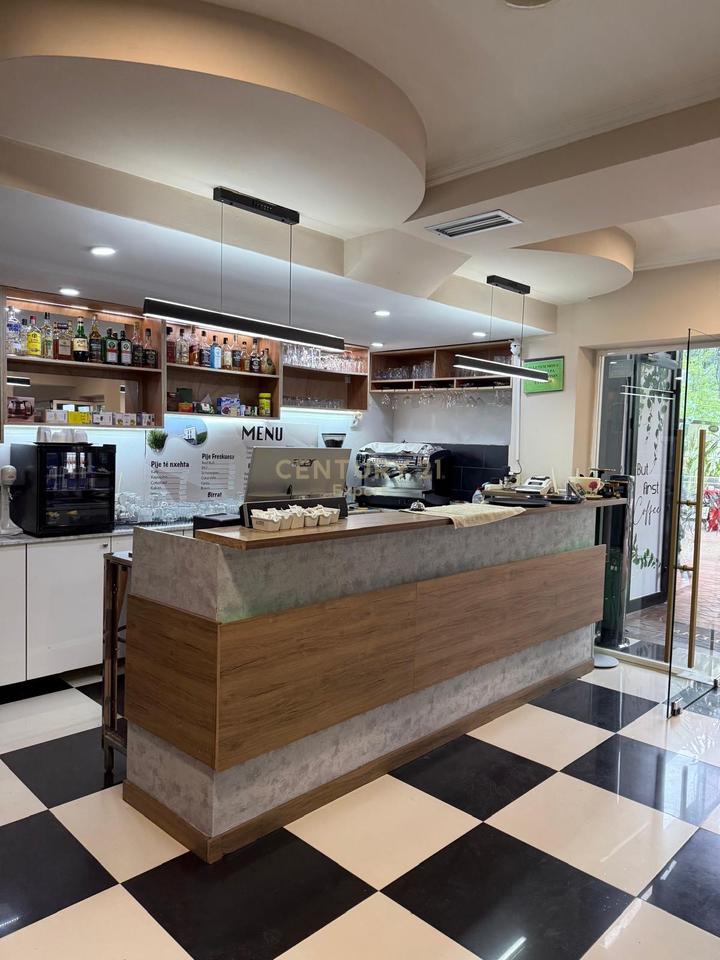 JAPIM ME QIRA HOTEL BAR RESTAURANT!