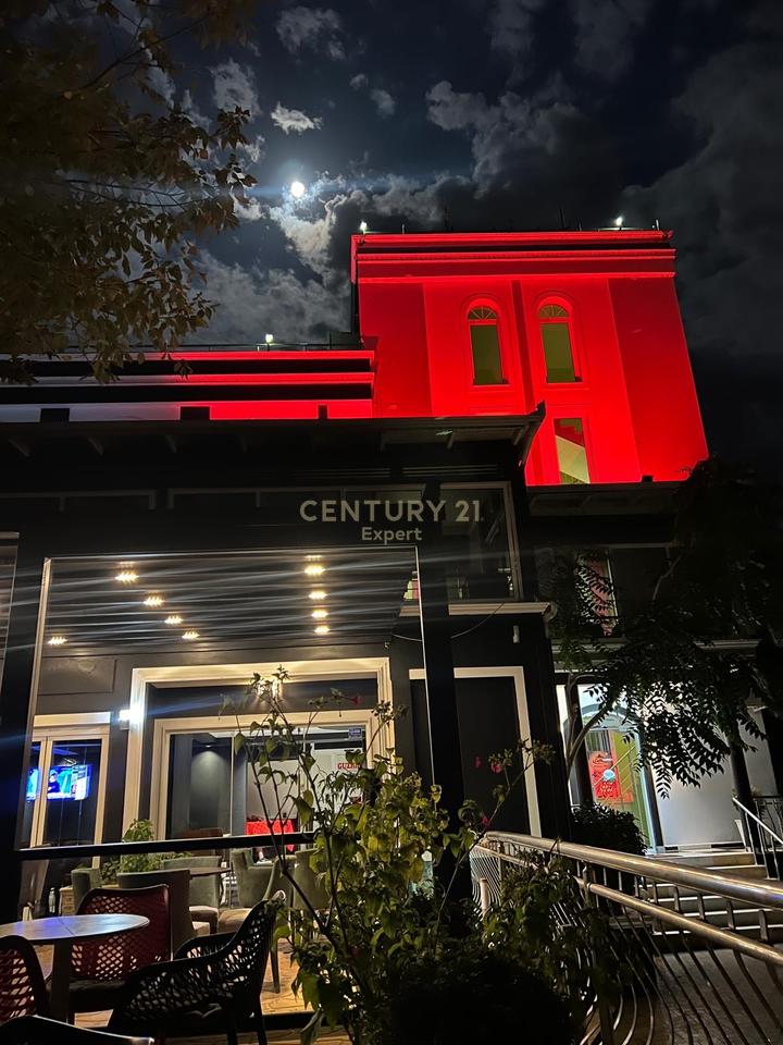 JAPIM ME QIRA HOTEL BAR RESTAURANT!